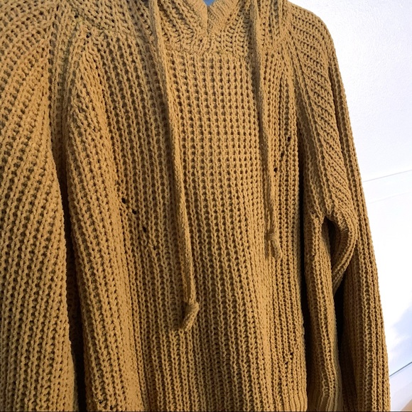 True Craft small chenille oversized hooded sweater - Picture 4 of 7